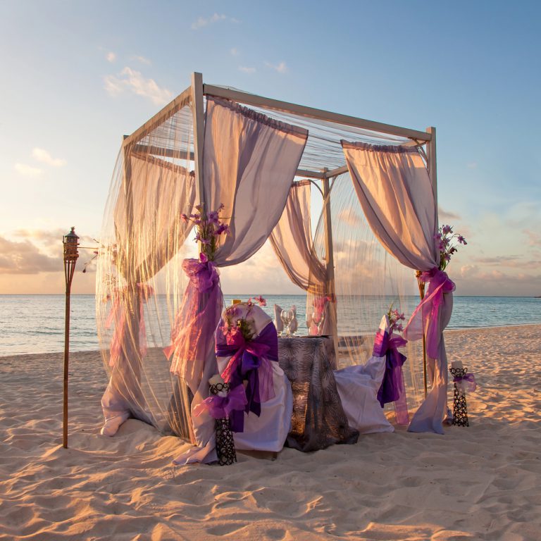 4 Best Maui Wedding Venues With Beautiful Views